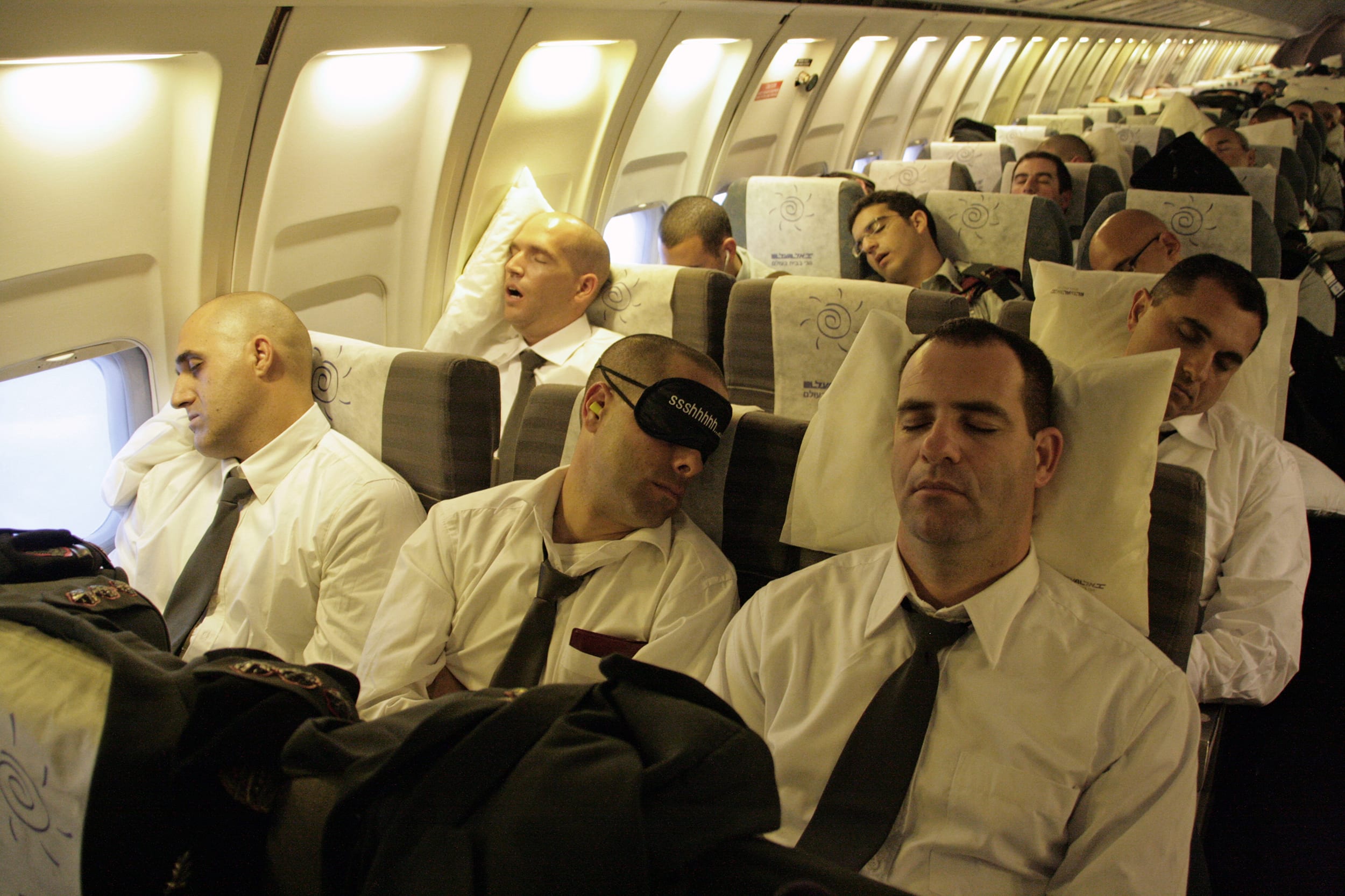 How to Make Long-Haul Flights Actually Comfortable